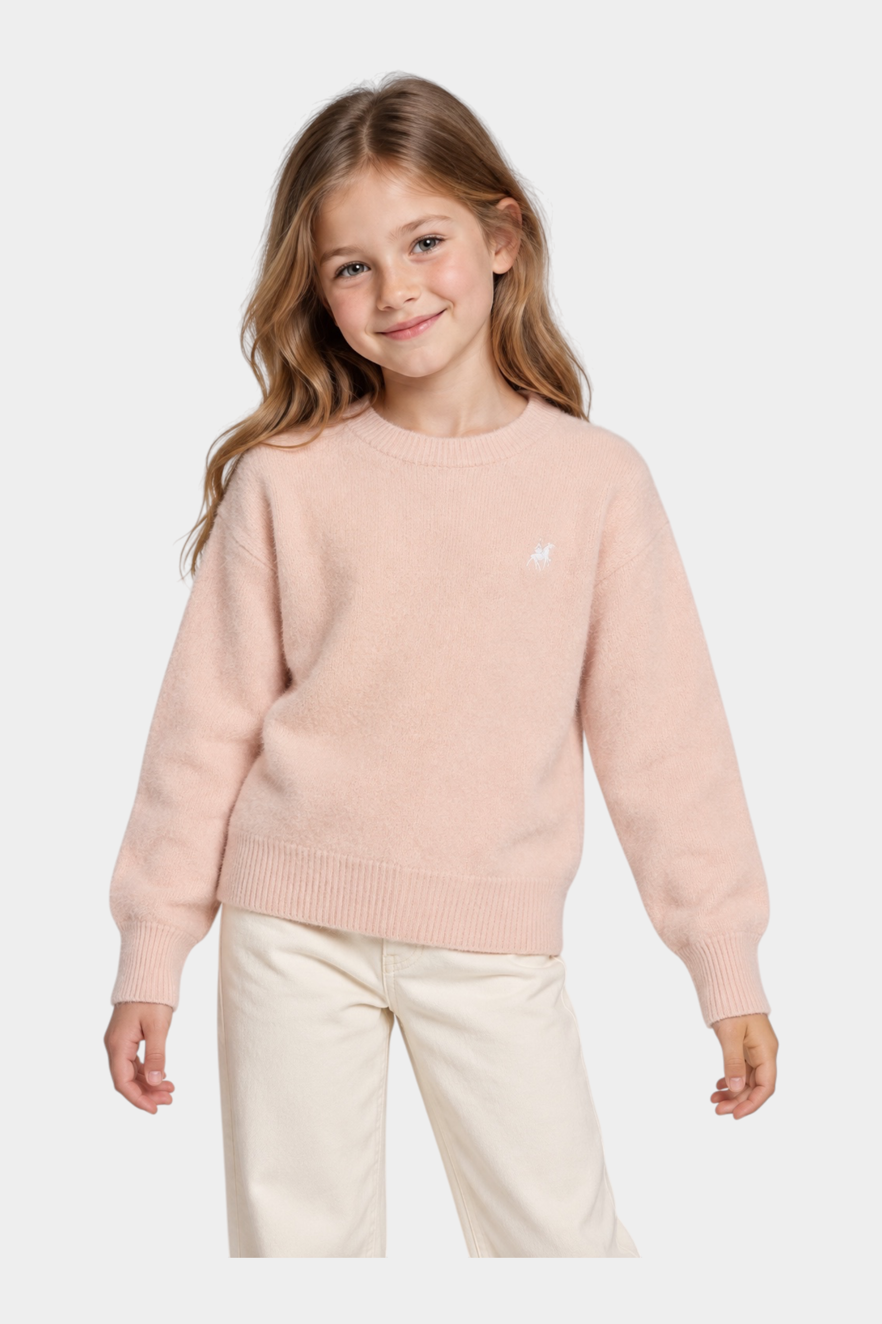 Bambina che indossa un maglione in ciniglia rosa Follower SRL con girocollo e logo ricamato sul petto