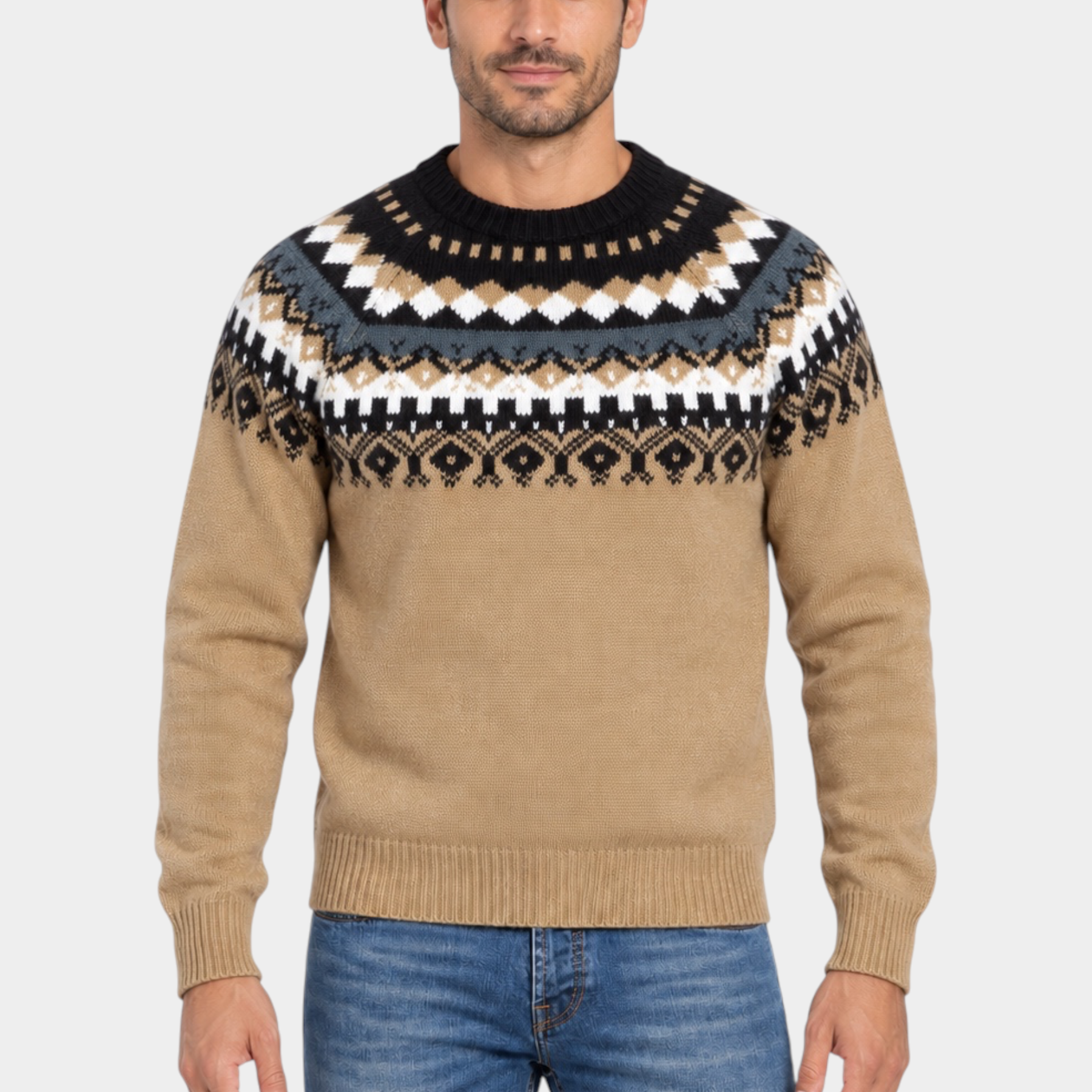 Modello indossa maglione girocollo Follower SRL beige con motivo geometrico jacquard in lana e alpaca