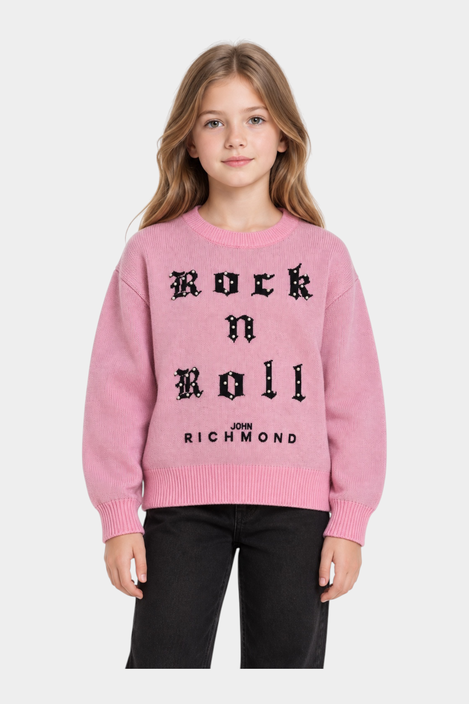 Bambina indossa un maglione girocollo rosa Follower SRL con scritta Rock n Roll impreziosita da strass neri