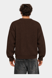 Vista posteriore di un uomo che indossa un maglione girocollo marrone a maglia larga Follower SRL regular-fit