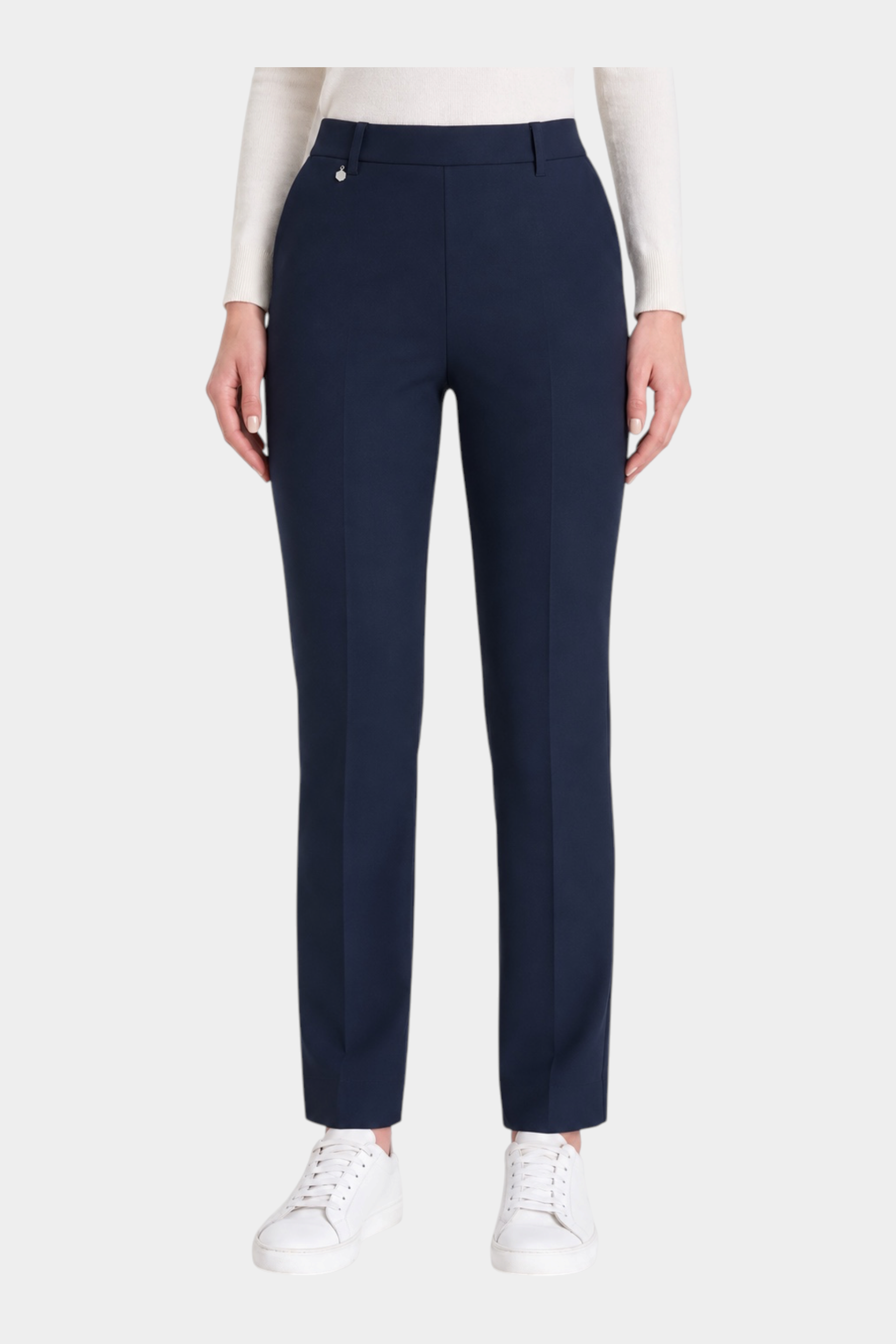 Pantalone dritto blu Follower SRL in tessuto compact con tasche, indossato da una modella con maglia bianca
