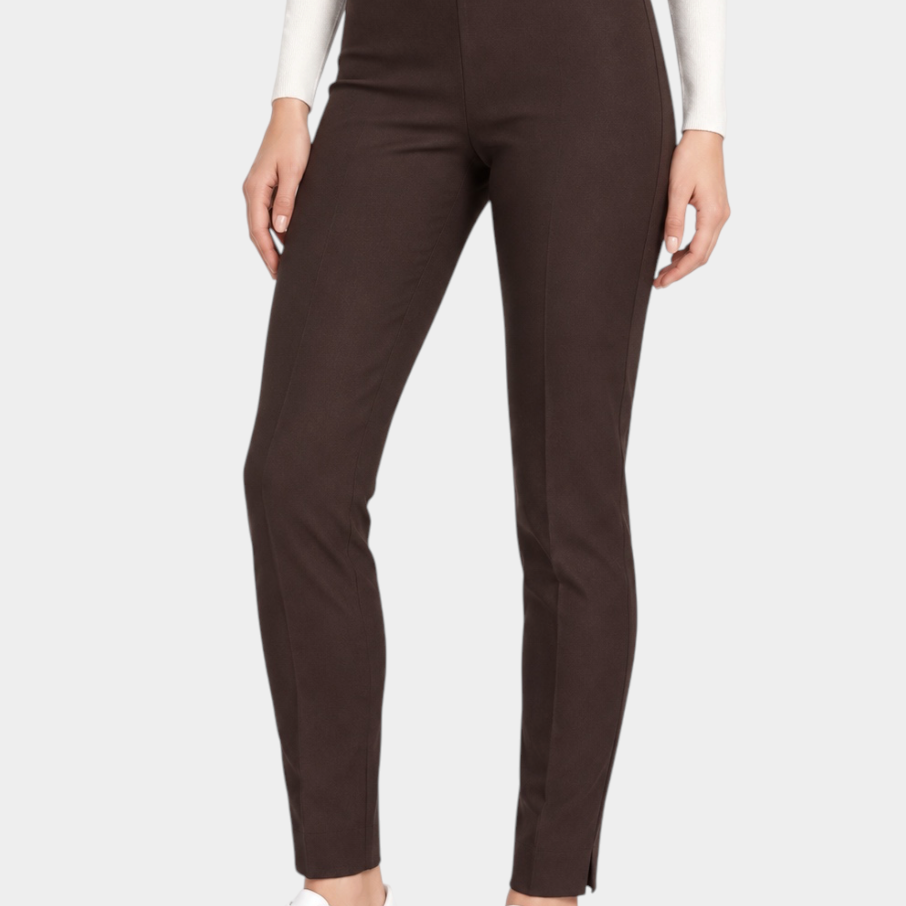 Pantalone a sigaretta marrone Follower SRL in tessuto compact con spacchetti sul fondo indossato da una modella