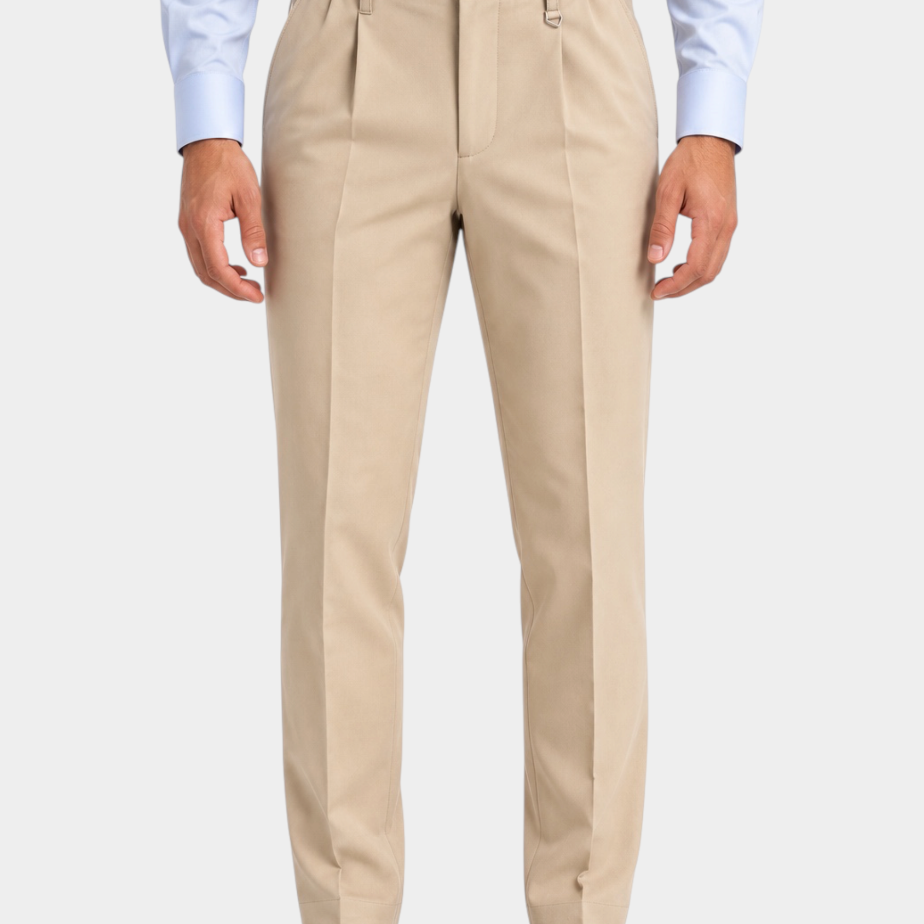 Pantaloni regular beige con pinces e vita elastica Follower SRL indossati da un modello con camicia azzurra