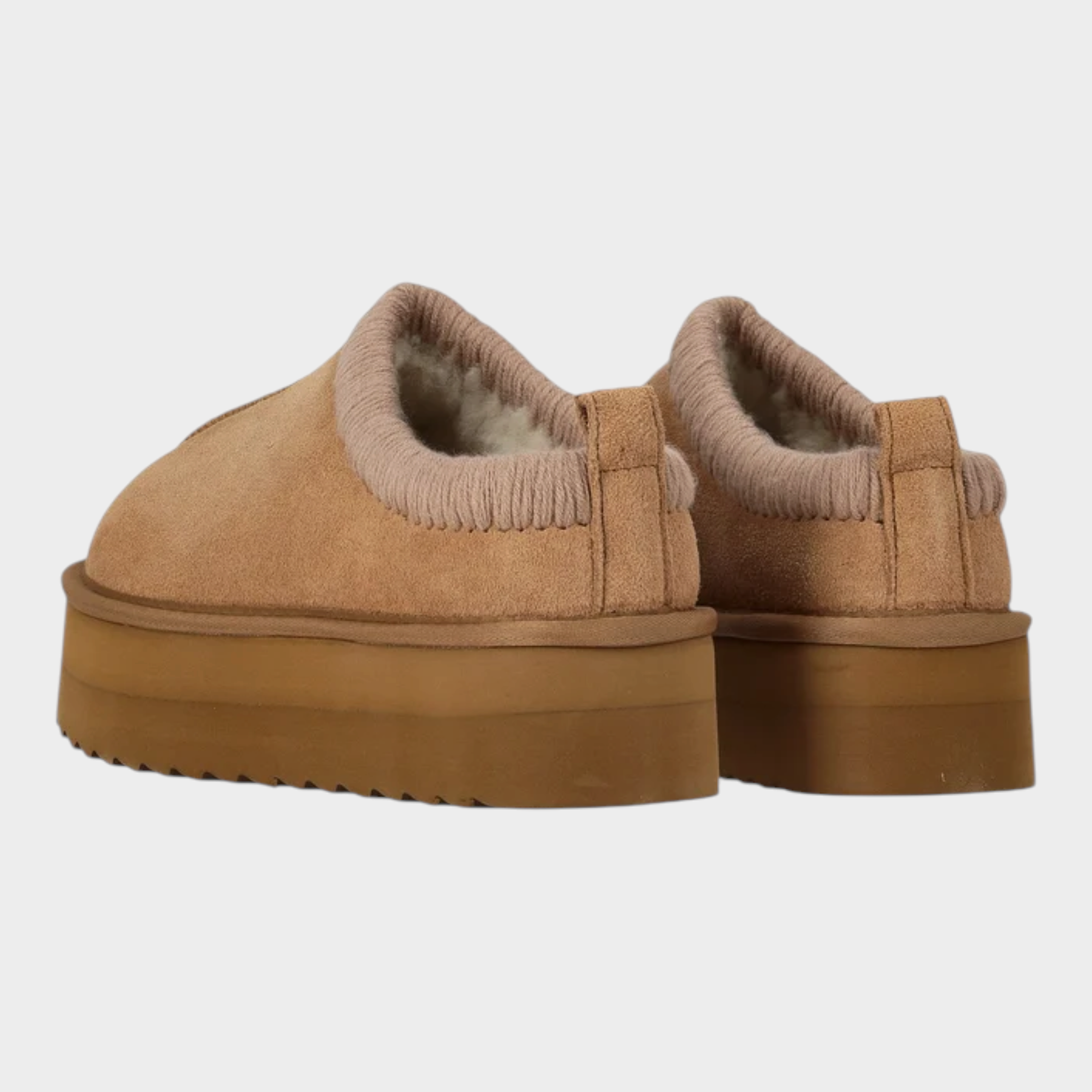 Slipper beige COLORS OF CALIFORNIA con fodera in montone e suola platform, vendute da Follower SRL