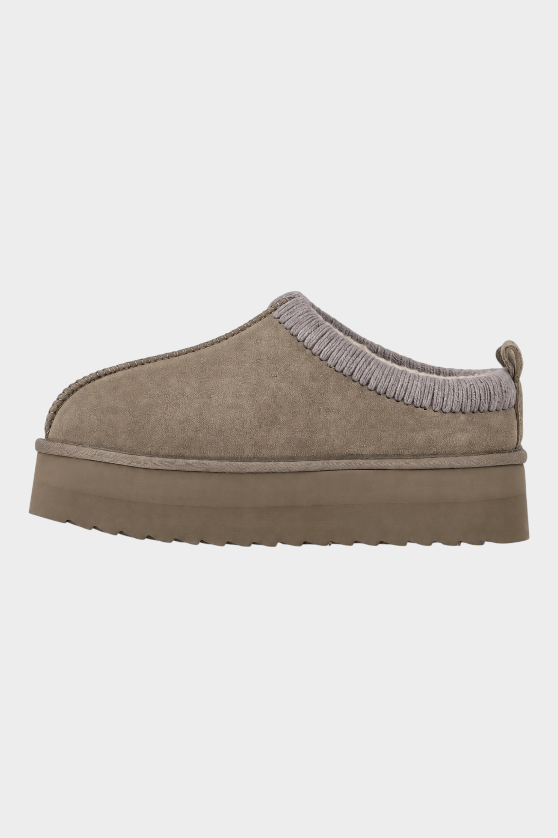 Slipper marrone COLORS OF CALIFORNIA con fodera in montone e suola platform, distribuita da Follower SRL