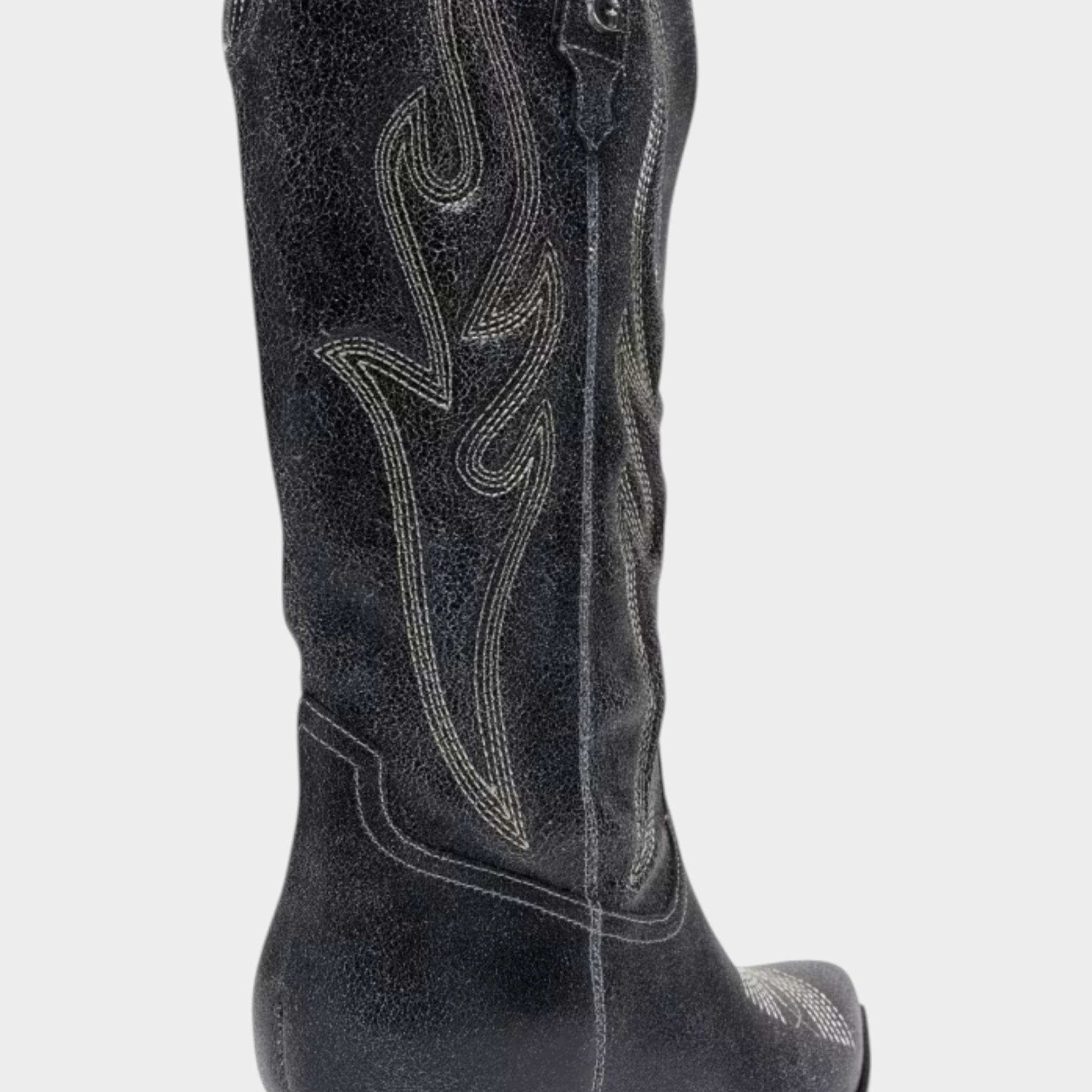 Stivali camperos Follower SRL in suede nero con ricami decorativi, punta tonda e tacco basso da 4,5 cm.