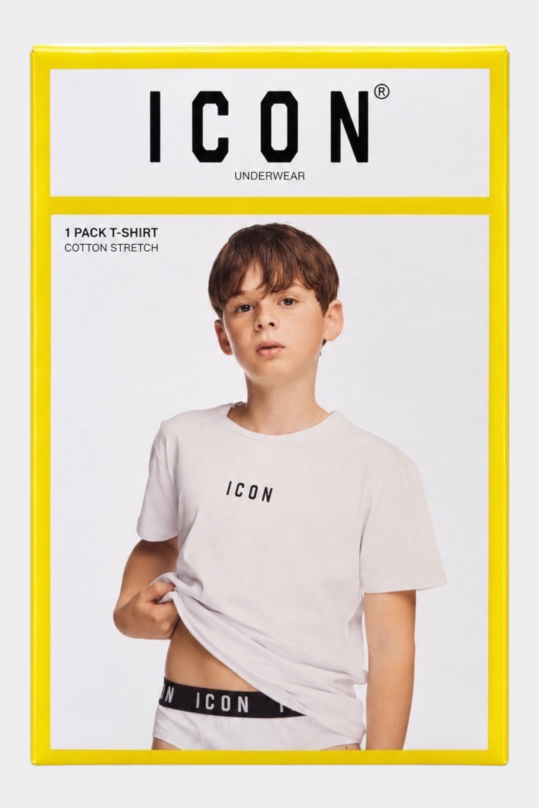 Confezione Follower SRL con t-shirt bianca in cotone elasticizzato per bambino con logo ICON sul petto