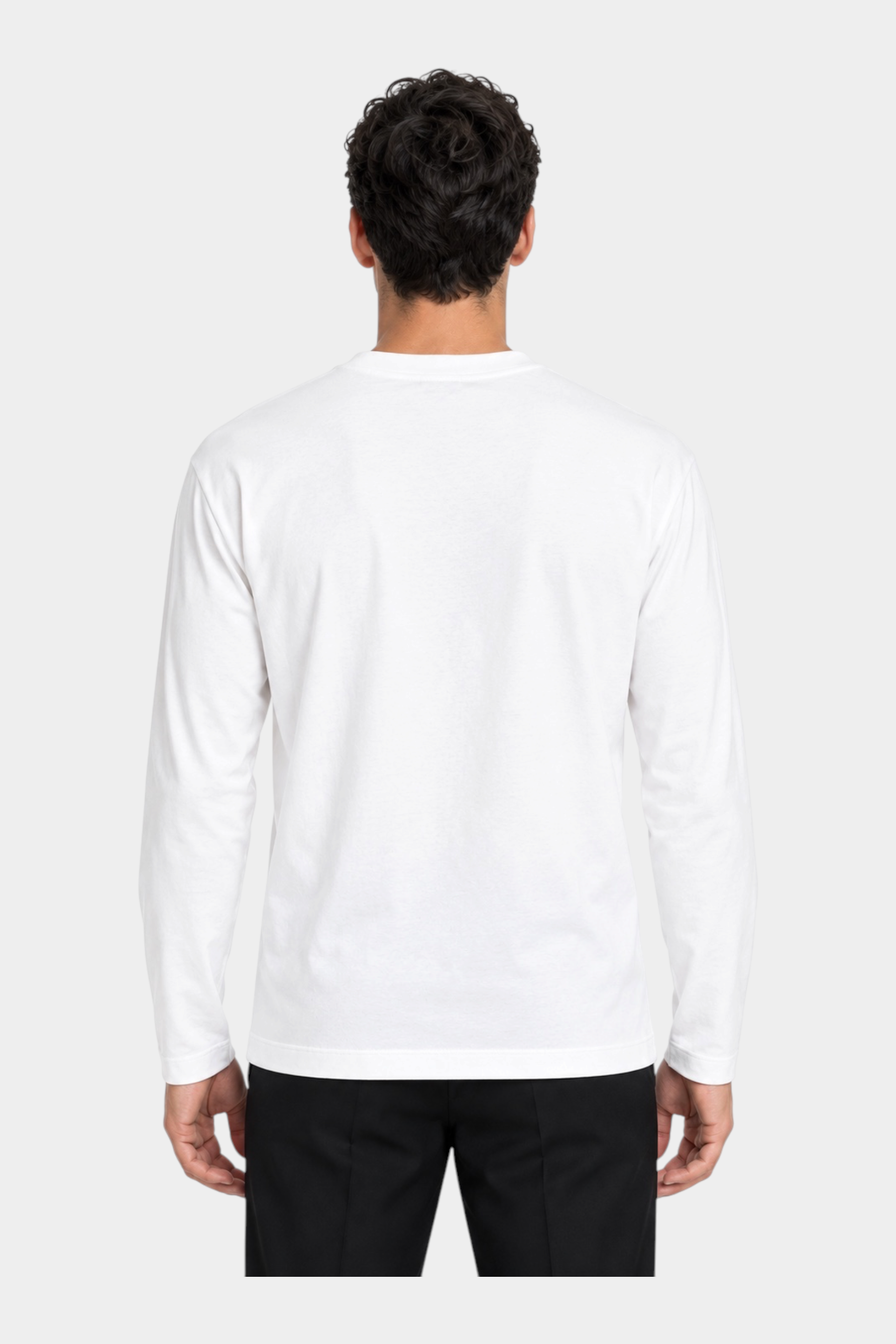 Vista posteriore di una t-shirt bianca a maniche lunghe Follower SRL con vestibilità regolare su un modello