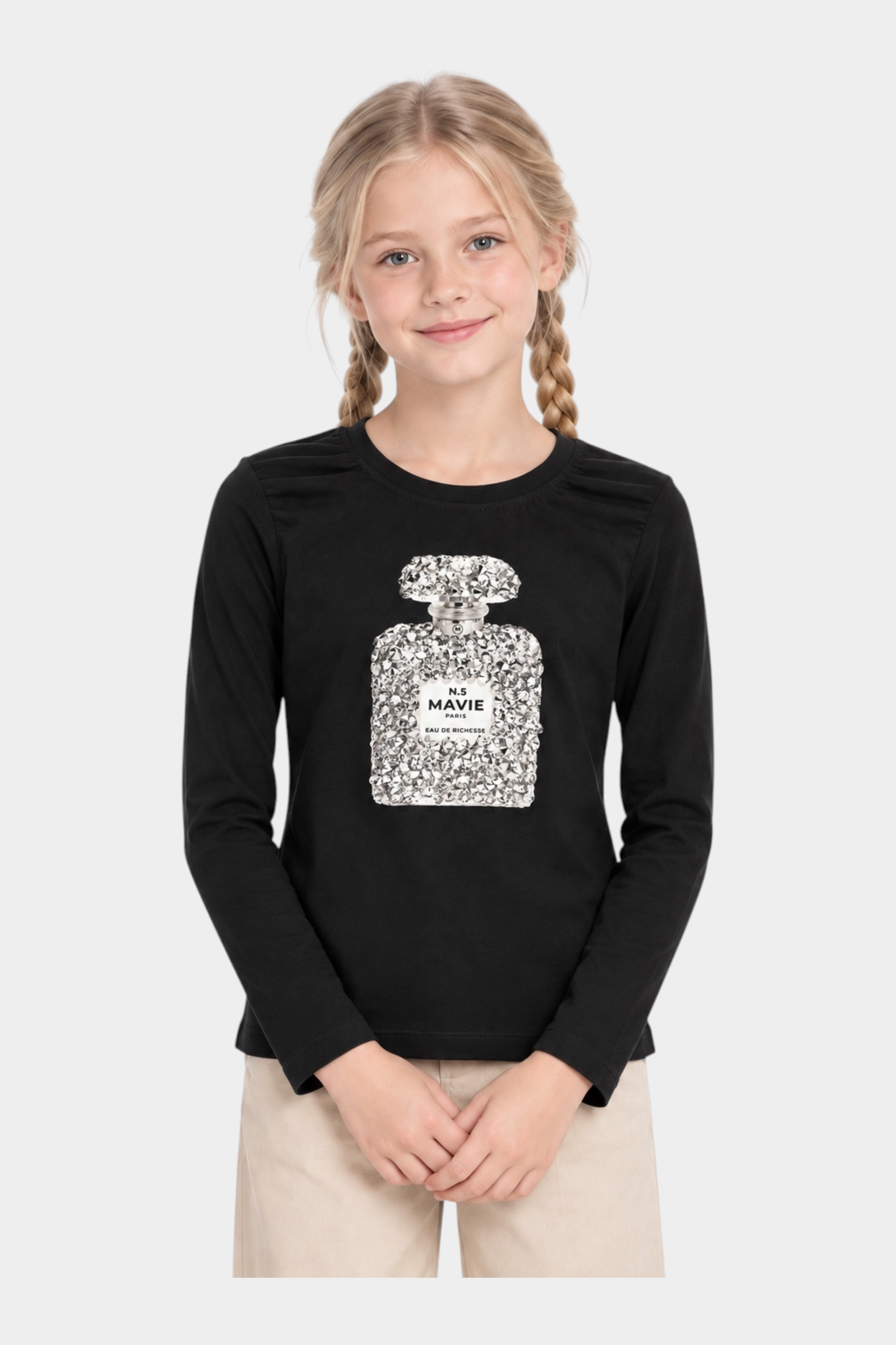 Bambina che indossa una t-shirt nera a maniche lunghe Follower SRL con stampa gioiello a forma di profumo