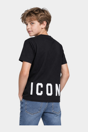 Ragazzo indossa una t-shirt nera Follower SRL con scritta ICON bianca sul retro, vista posteriore