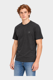 T-shirt nera da uomo Follower SRL con logo Lyle & Scott sul petto, girocollo in cotone dal taglio classico