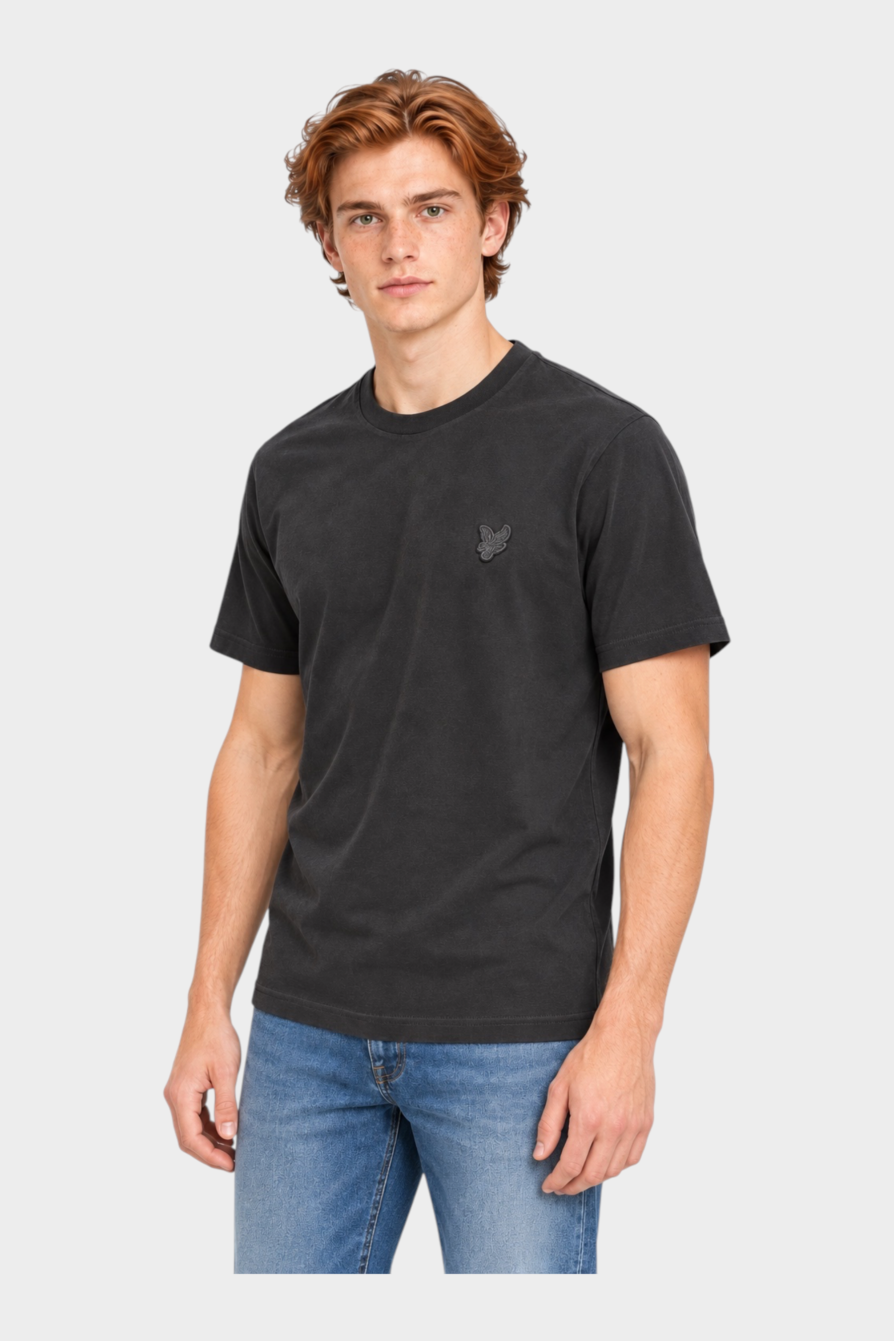 T-shirt nera da uomo Follower SRL con logo Lyle & Scott sul petto, girocollo in cotone dal taglio classico