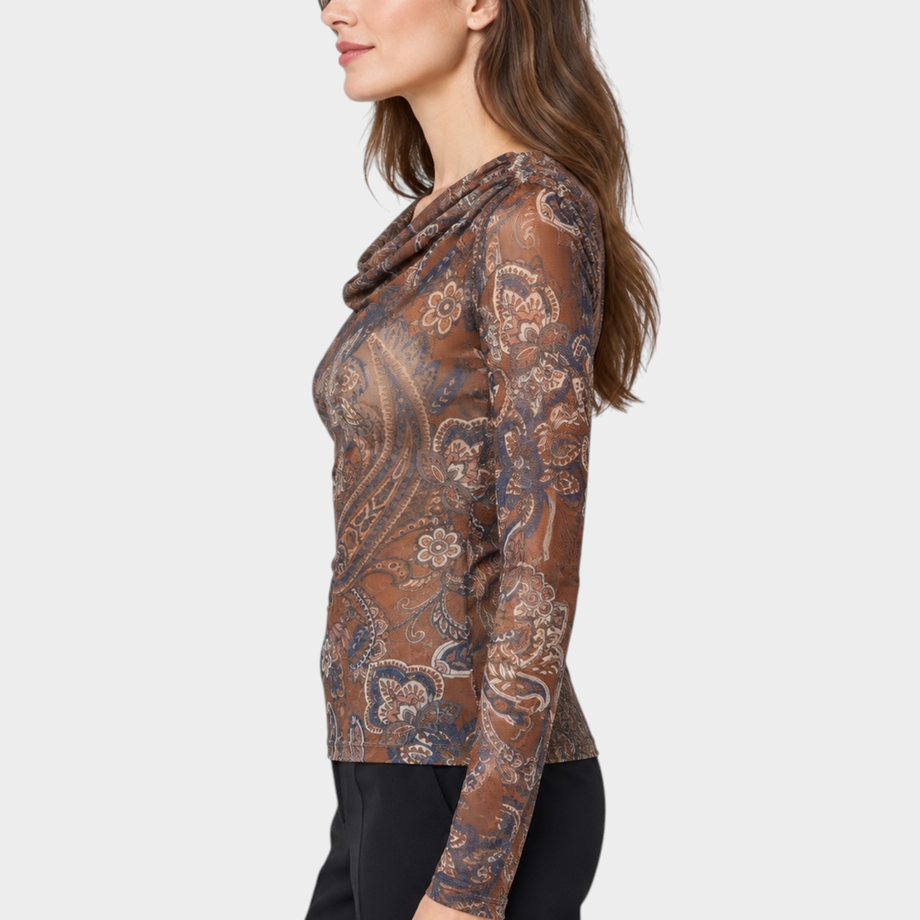 Top a maniche lunghe Follower SRL marrone trasparente con stampa paisley e scollo morbido indossato di profilo