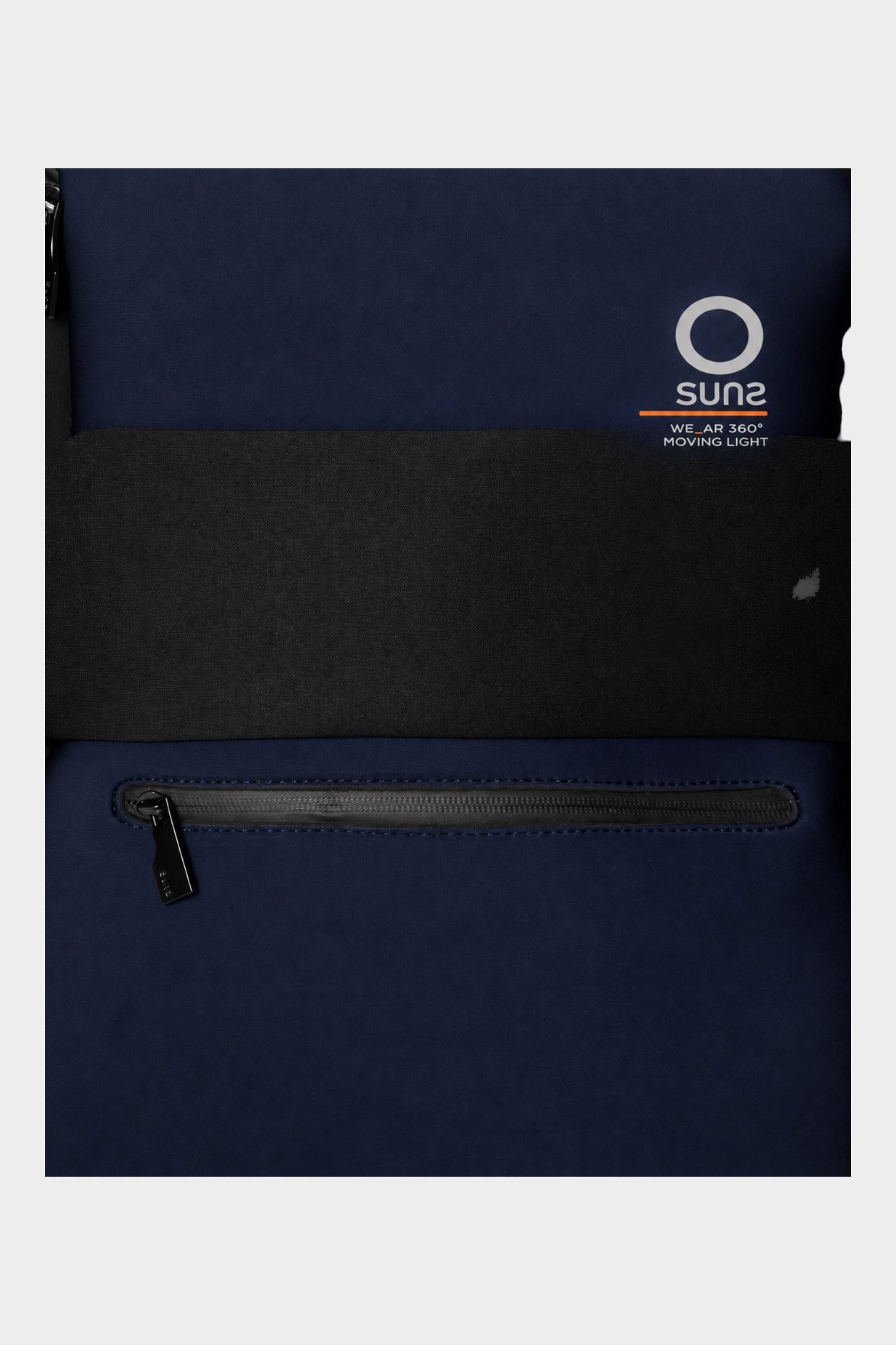 Zaino Follower SRL in neoprene blu navy con logo SUNS BOARDS e tasca frontale con zip nera