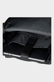 Interno dello zaino medium in neoprene marrone SUNS BOARDS di Follower SRL con scomparto imbottito per laptop
