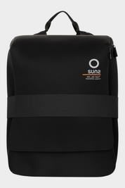 Zaino medium Follower SRL in neoprene nero con logo SUNS BOARDS frontale e fascia elastica orizzontale