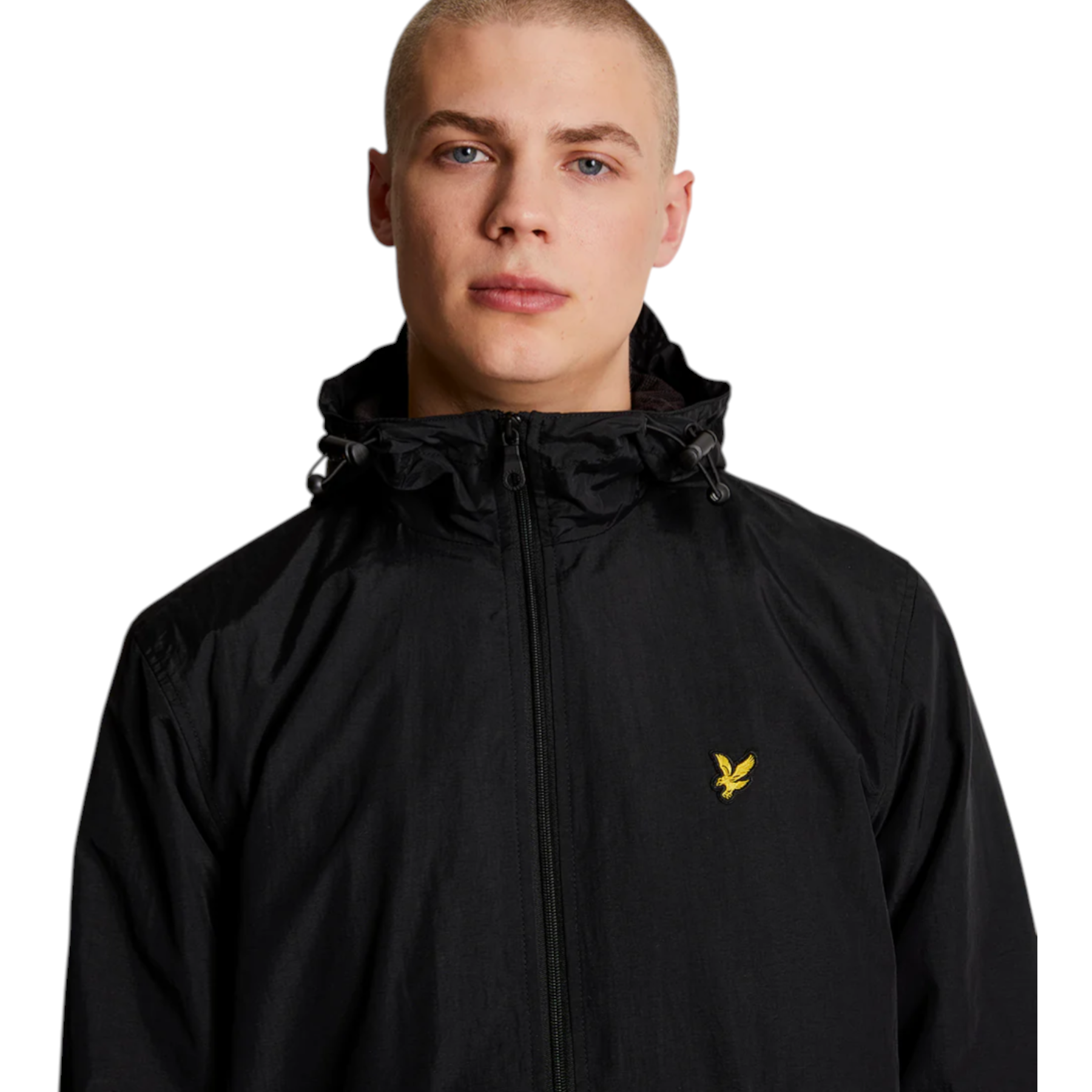 Giacca con cappuccio uomo lyle e scott nera con logo uccello dorato sul petto in tessuto tecnico