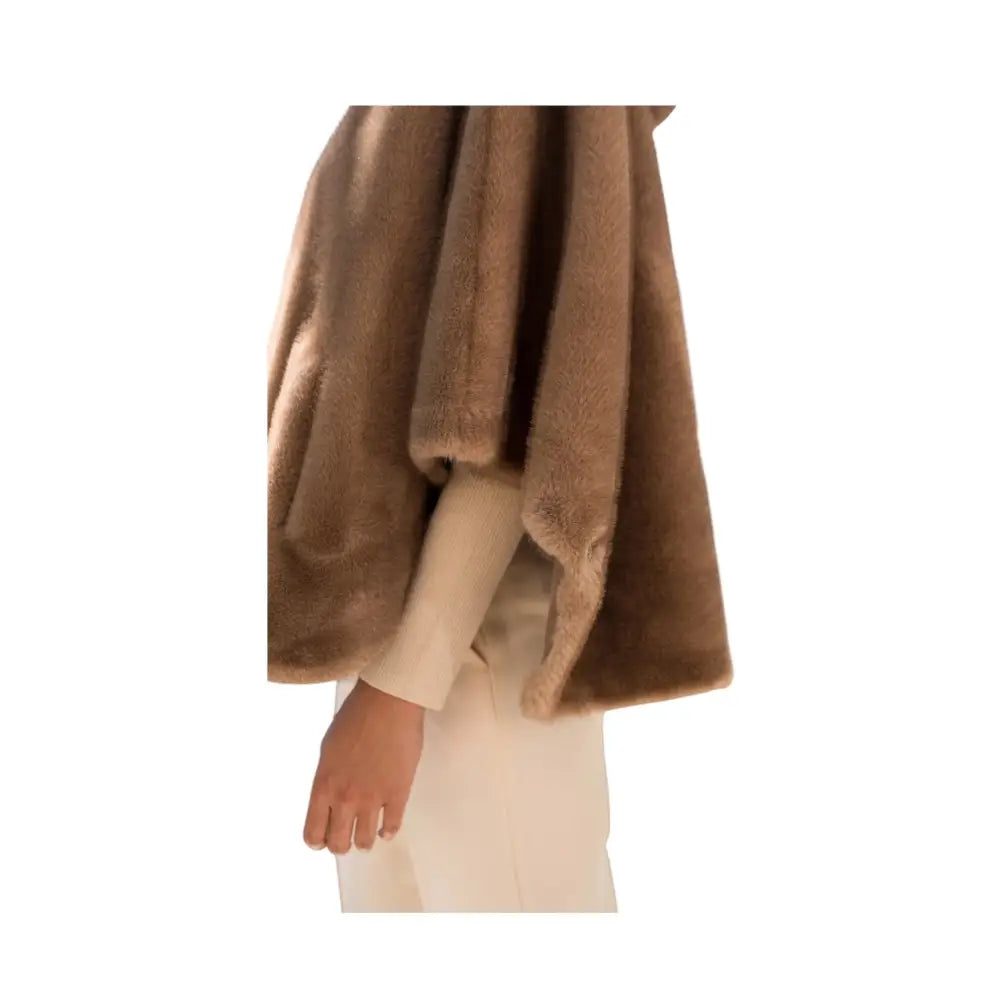 Mantella svasata in finta pelliccia Donna Attentif Paris Attentif Paris