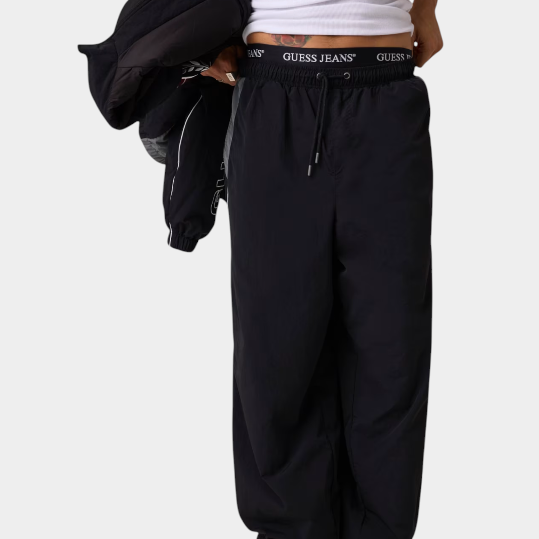 Pantaloni jogger in nylon uomo nero guess