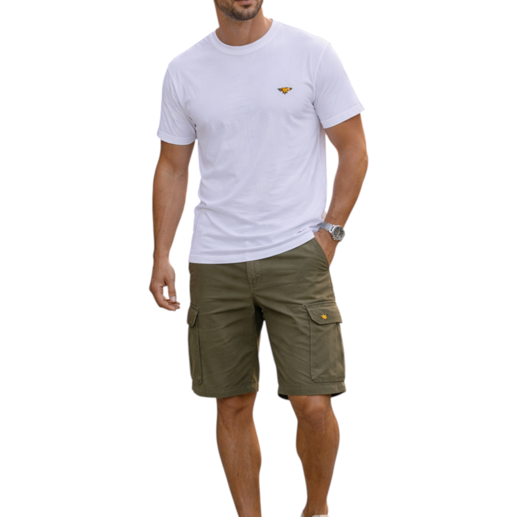 Maglietta uomo bianca maniche corte con piccolo logo ricamato verde per abbinarla a shorts cargo wembley lyle e scott